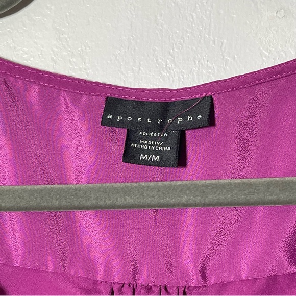 Apostrophe, Sleeveless Silky Blouse. Size Medium. In excellent condition! - Picture 2 of 5